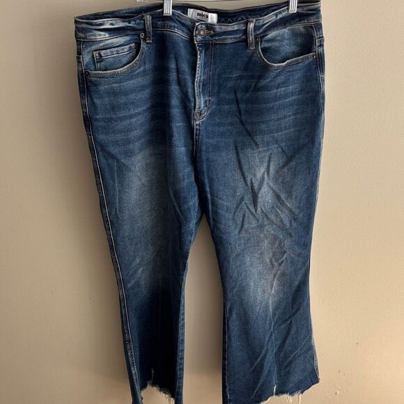 Mica Uneven Hem Crop Flare Jeans size 18w - Picture 1 of 5